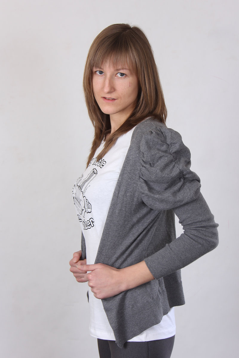 Людмила, 24 года, 4 размер груди